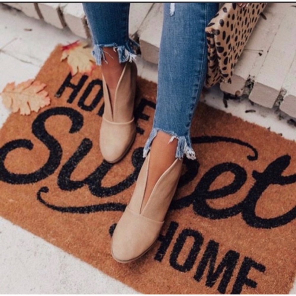 🇺🇸SALE🇺🇸 RAMONA Wheat Vegan Leather Booties! - Picture 3 of 4